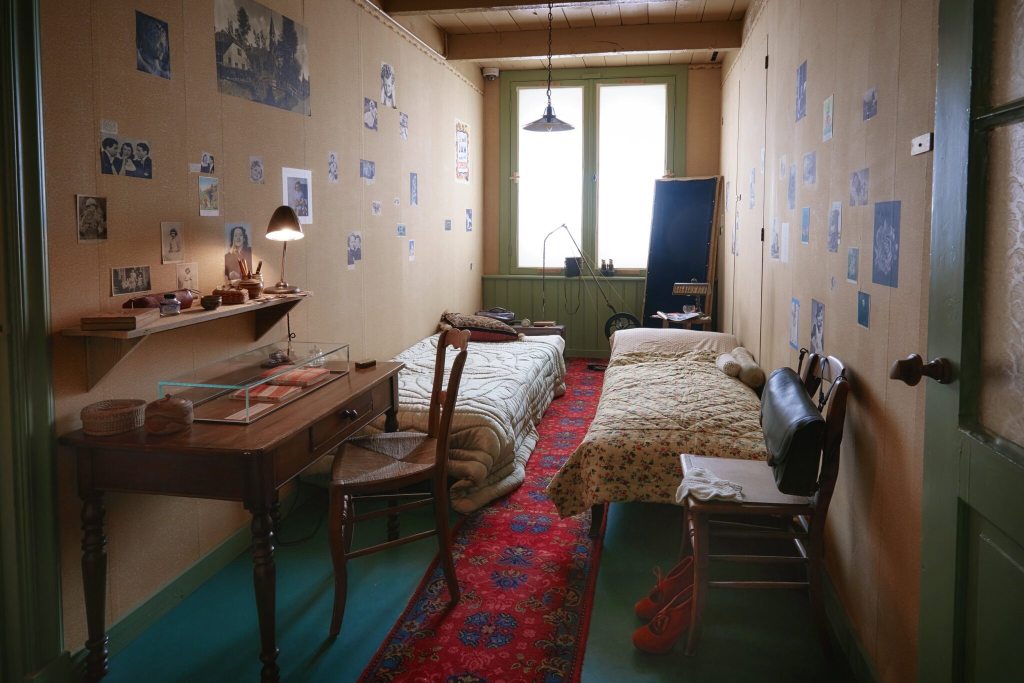 Anne Frank Annex Bedroom Replica Anne Frank Exhibit