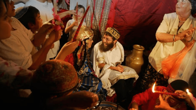 A traditional Tunisian Jewish engagement ceremony. (David Furst/Getty Images).